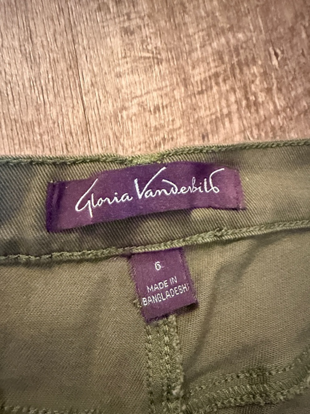 Gloria Vanderbilt Amanda Olive Green Pants - Picture 3 of 4